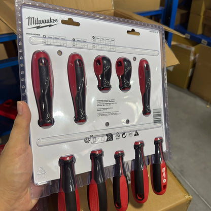 Milwaukee 4932471808 8-Piece Screwdriver Set, Red/Black Ergonomic Handles, Magnetic Tips for Fastening in DIY & Pro Work