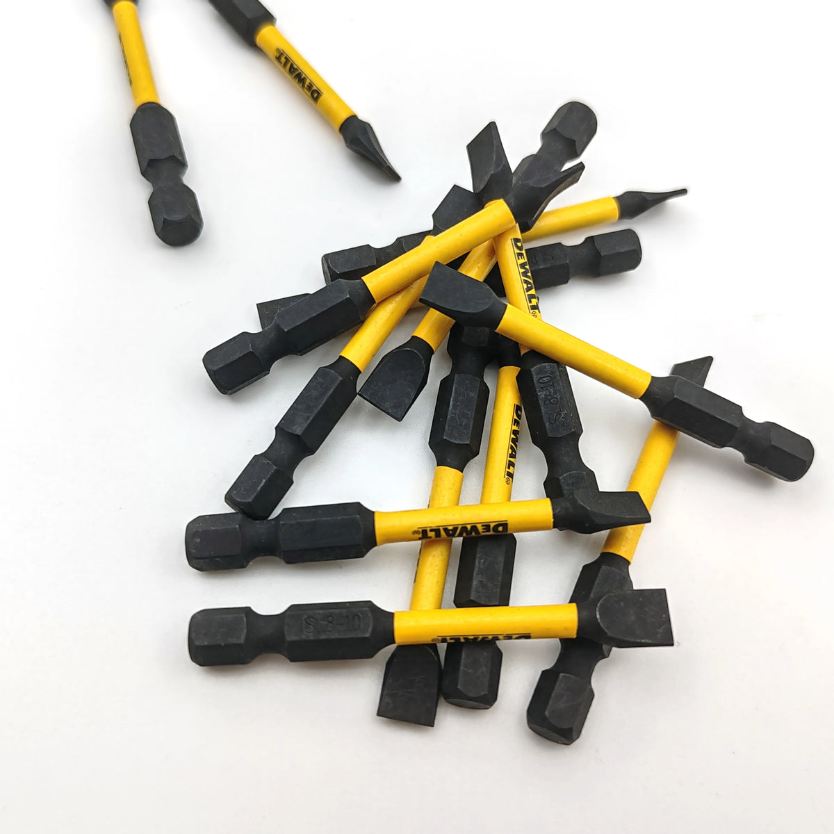 DEWALT Original PH2/PH3/SL8 Bits DWASLVMF2 DWA2PH2SL Hexagonal Sleeve Magnetic Ring Medium Small Box Set Tool Attachments